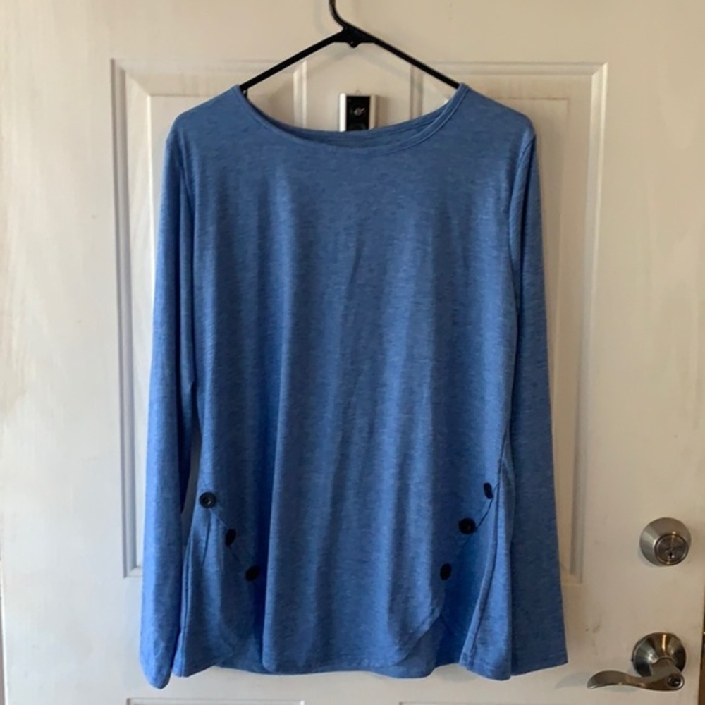 Women’s long sleeve blouse